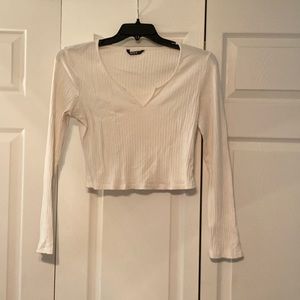 Long sleeve deep cut crop top